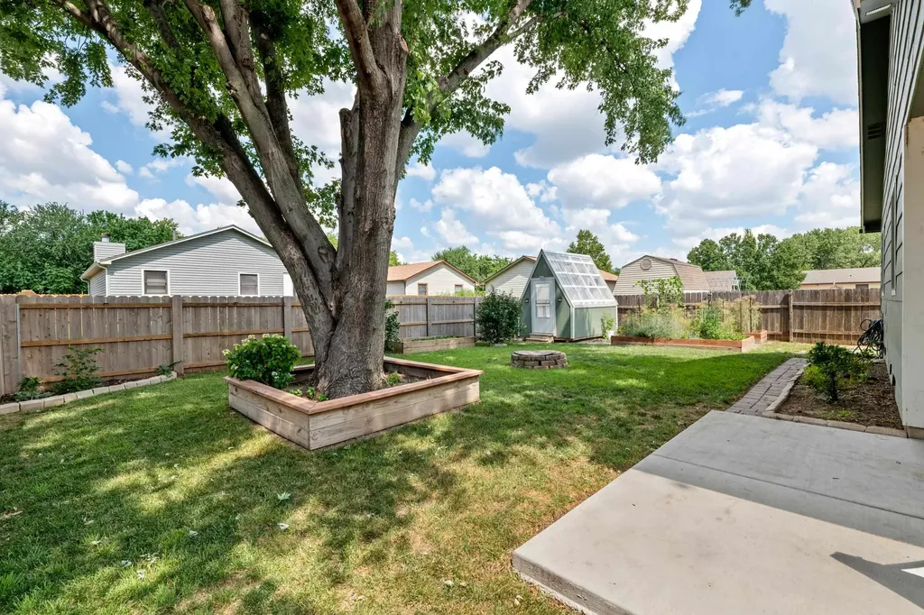 3729 S Arapaho Street Wichita KS 67215