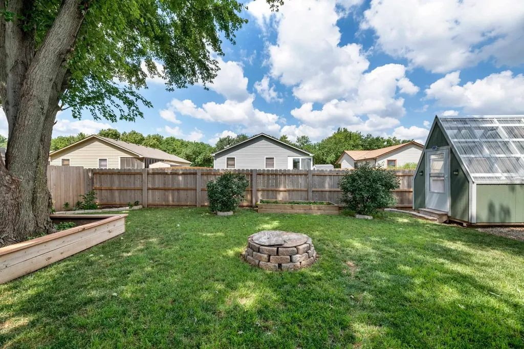 3729 S Arapaho Street Wichita KS 67215