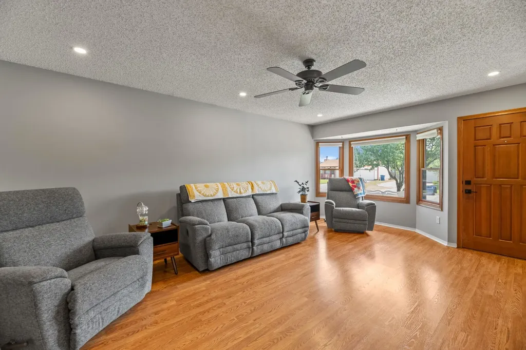 3729 S Arapaho Street Wichita KS 67215