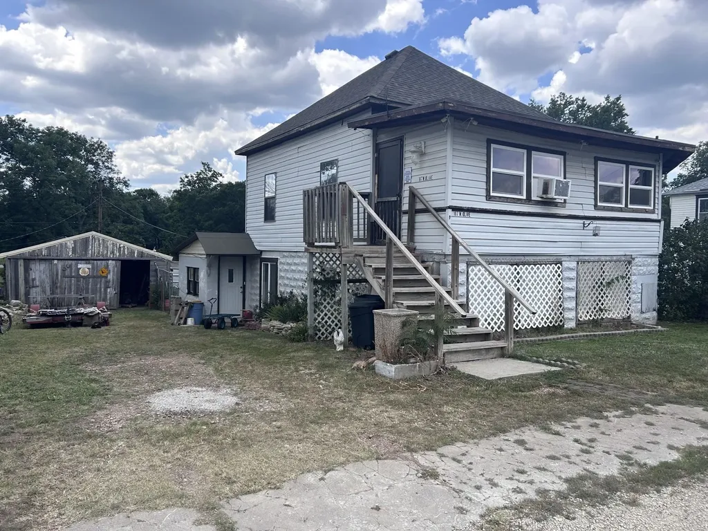 107 N Olive Street Leon KS 67074