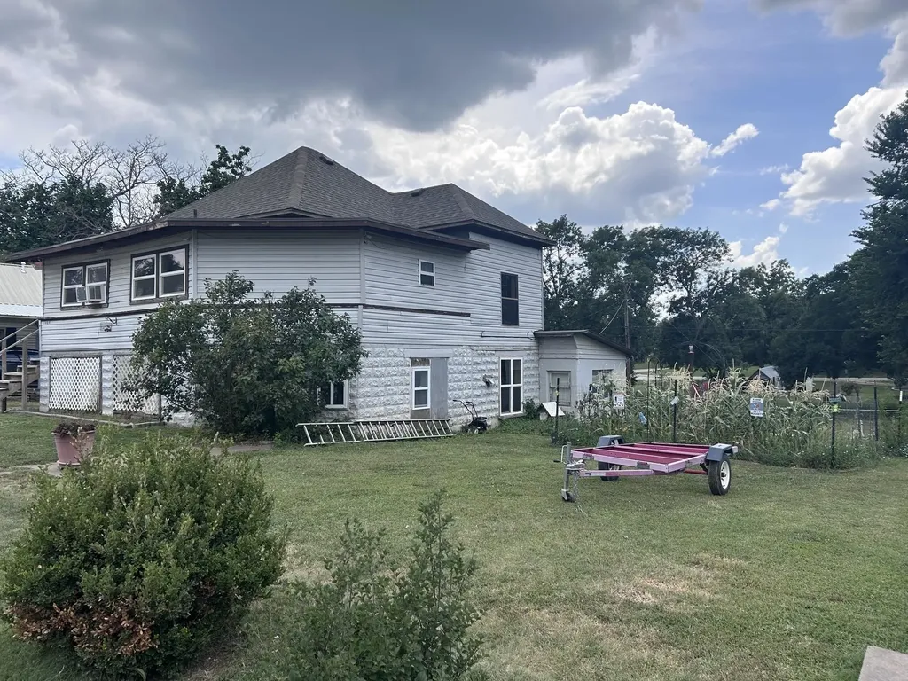 107 N Olive Street Leon KS 67074