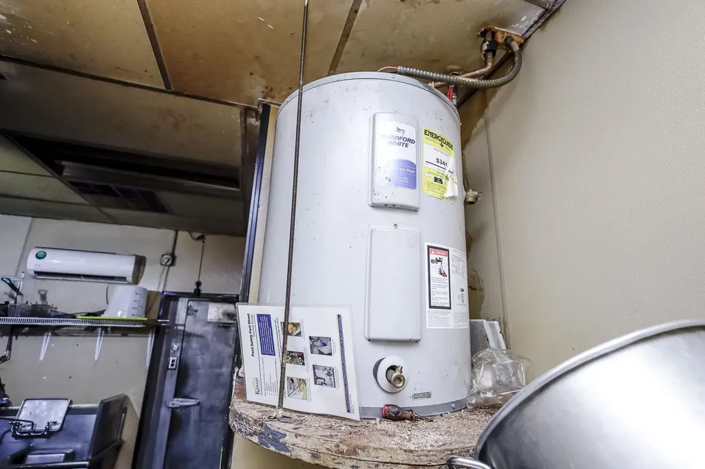 1555 S Bluffview Wichita KS 67218