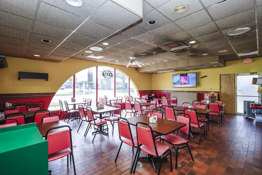 1555 S Bluffview Wichita KS 67218