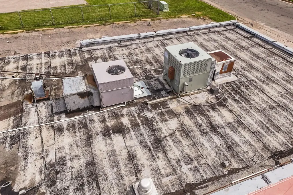 1555 S Bluffview Wichita KS 67218