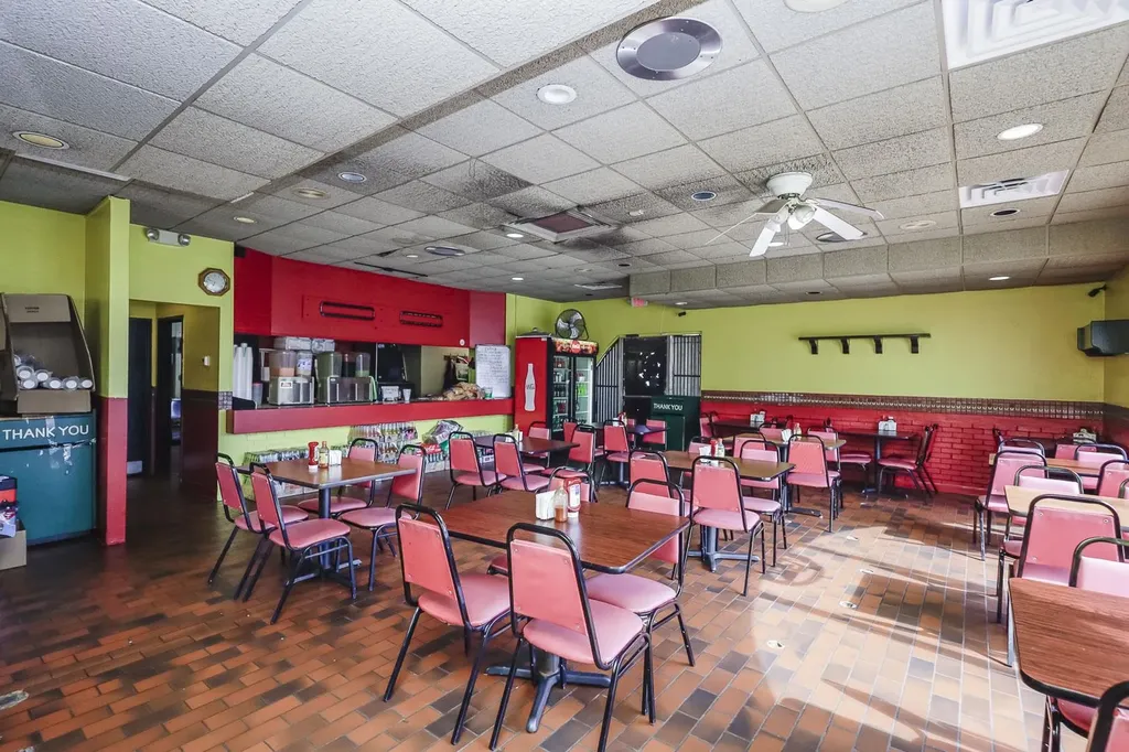 1555 S Bluffview Wichita KS 67218