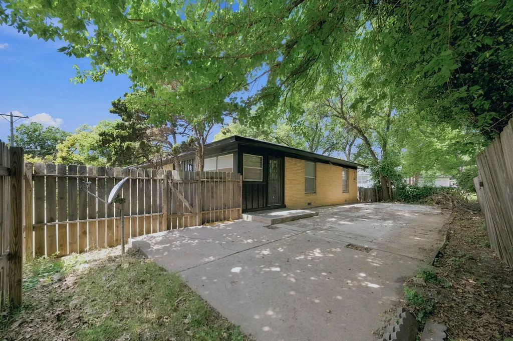 1502 Kenmar Street Wichita KS 67208