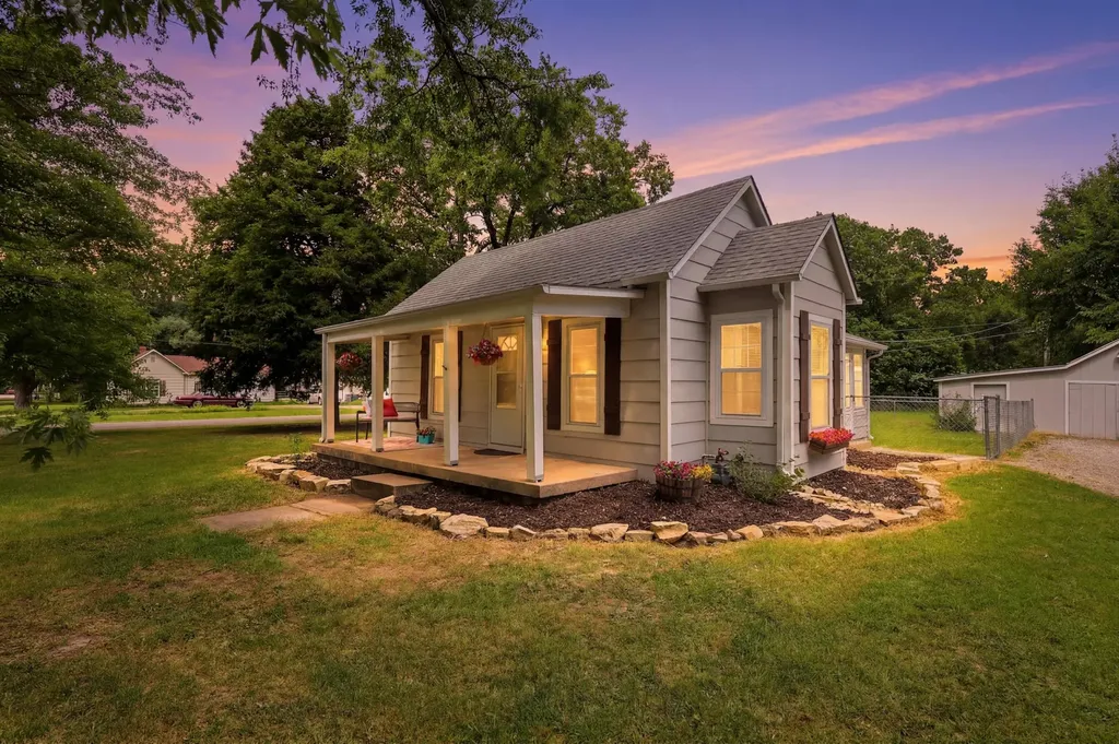 228 N Willow Street Douglass KS 67039