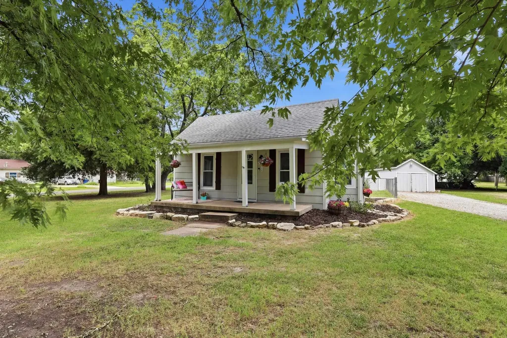 228 N Willow Street Douglass KS 67039