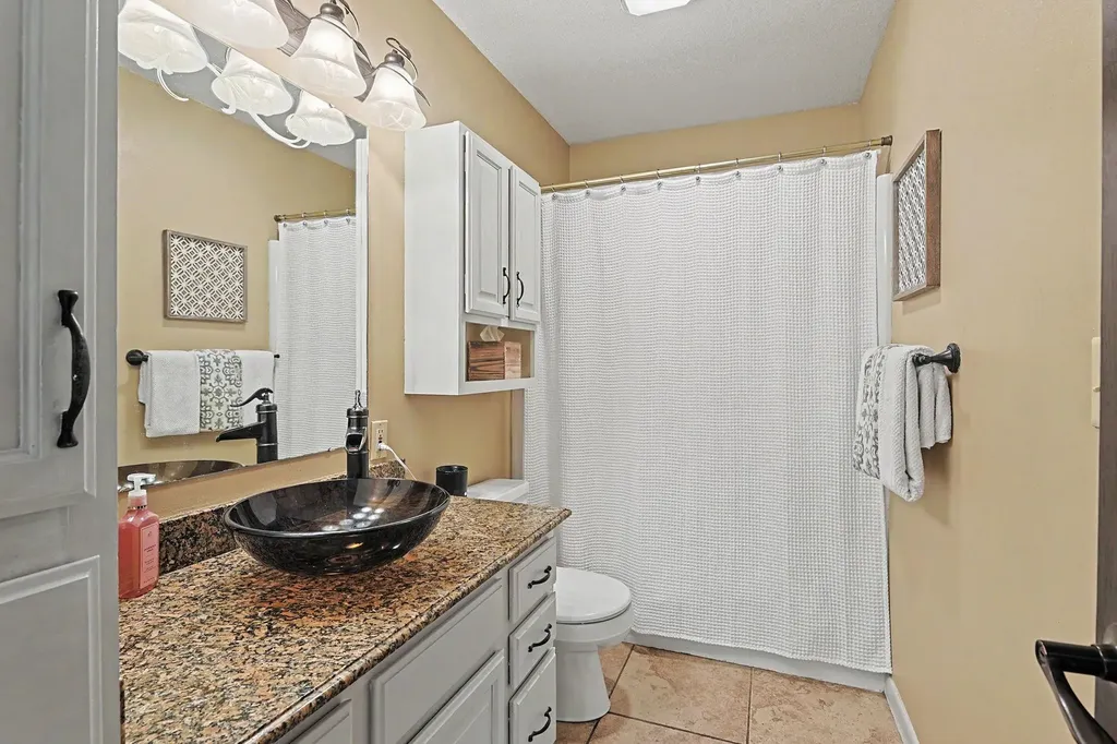 525 Stone Creek Drive Newton KS 67114