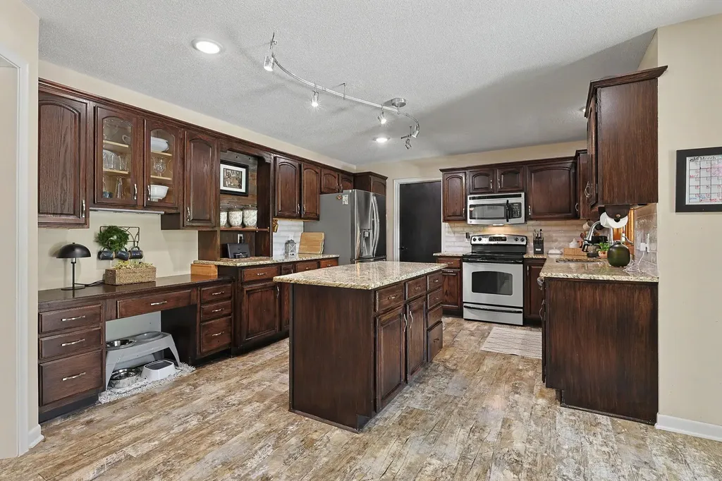 525 Stone Creek Drive Newton KS 67114