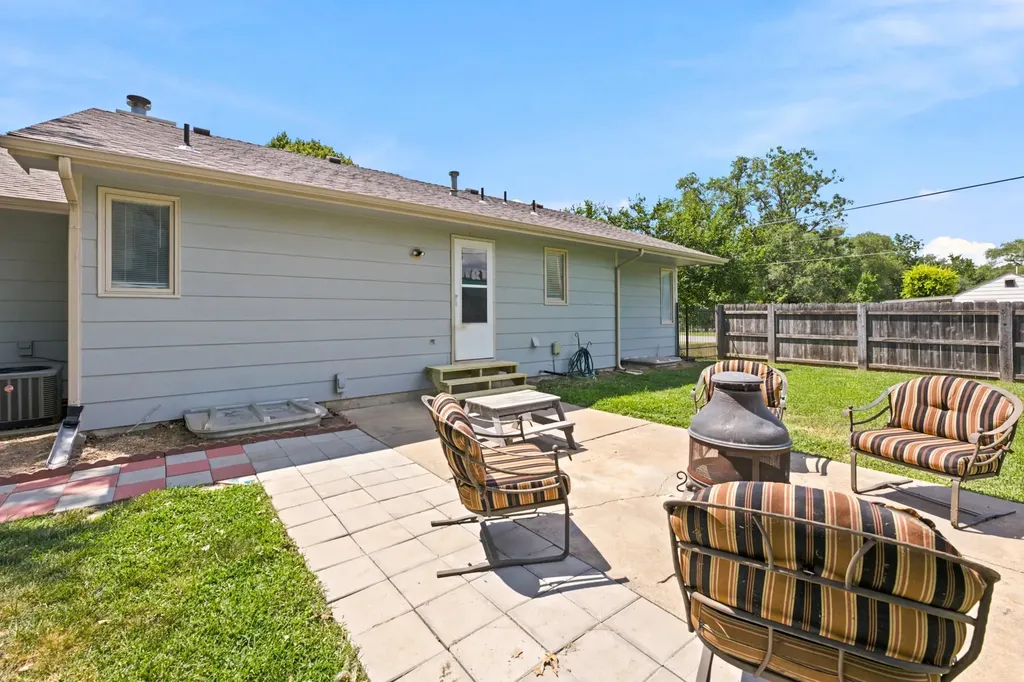6156 N Sullivan Road Wichita KS 67204