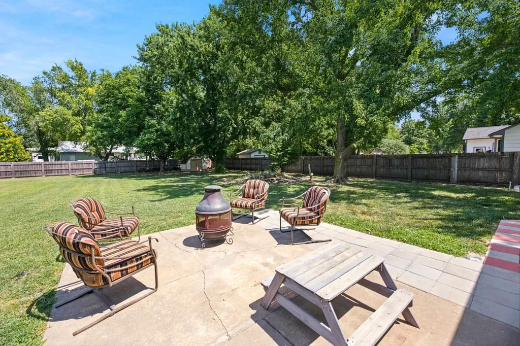 6156 N Sullivan Road Wichita KS 67204