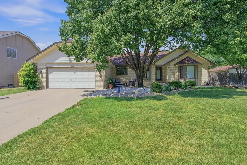 2471 N Winstead Circle Wichita KS 67226