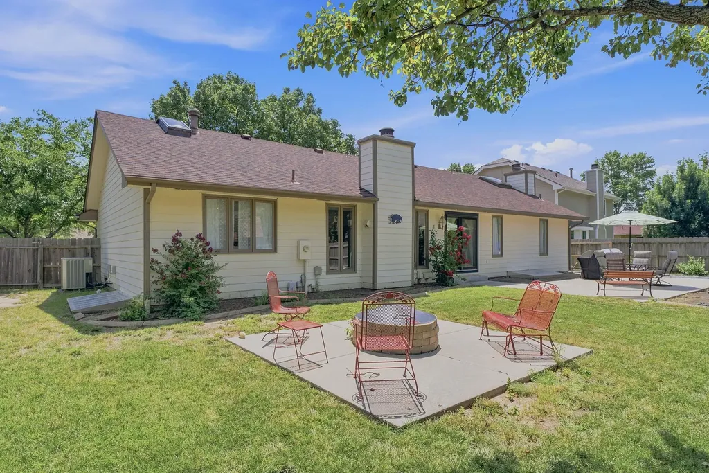 2471 N Winstead Circle Wichita KS 67226
