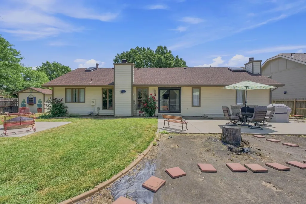 2471 N Winstead Circle Wichita KS 67226