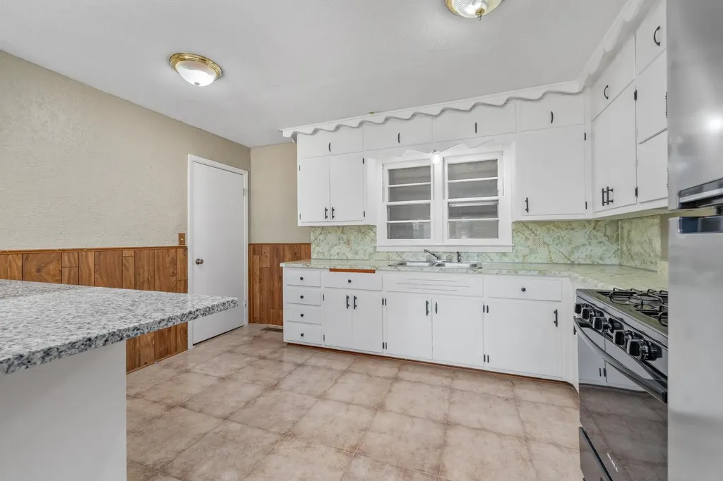2357 S Walnut Street Wichita KS 67213