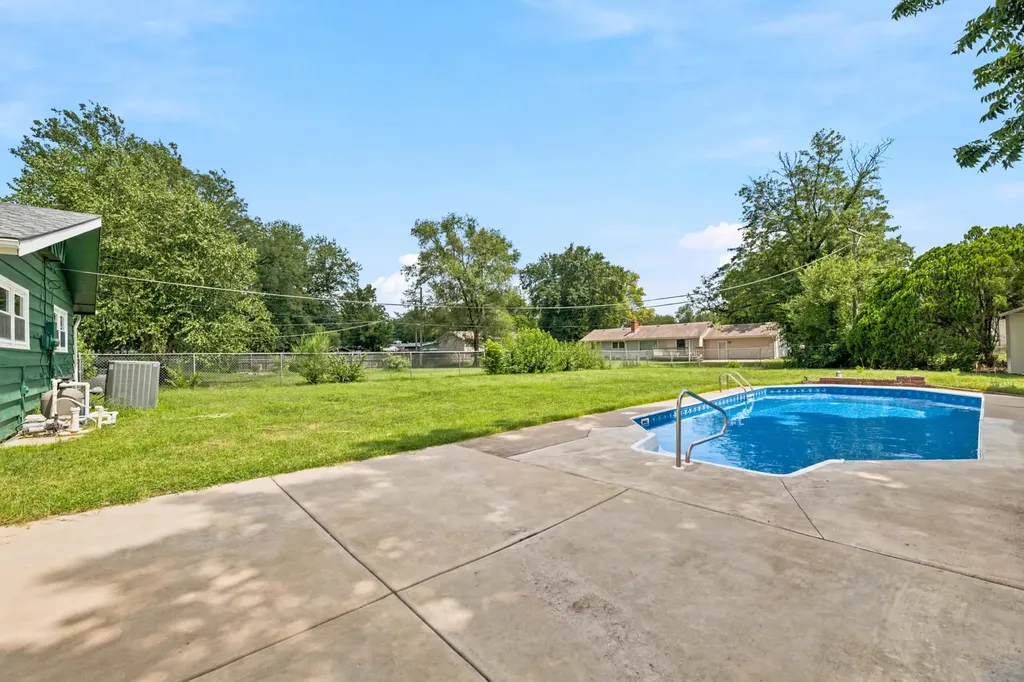 427 N Pamela Avenue Wichita KS 67212