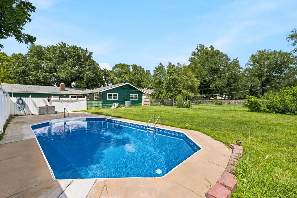 427 N Pamela Avenue Wichita KS 67212