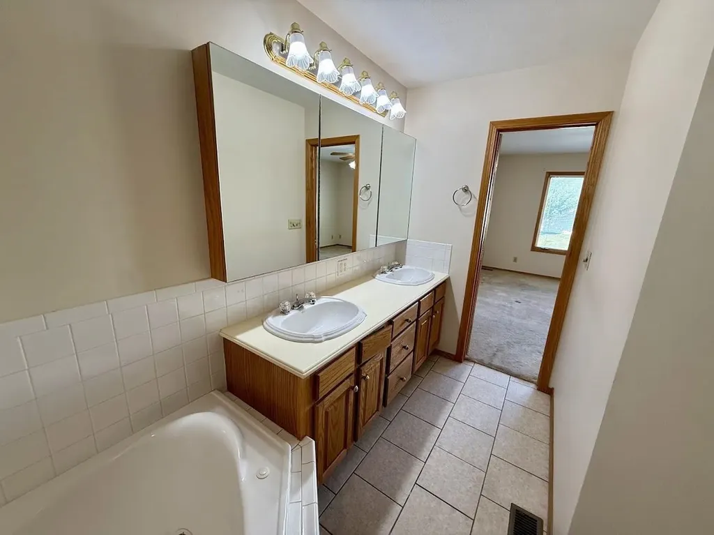 1770 N Country Club Road El Dorado KS 67042