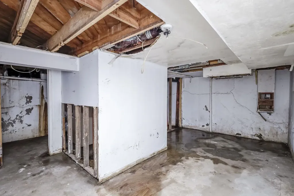 1301 N Dellrose Wichita KS 67208