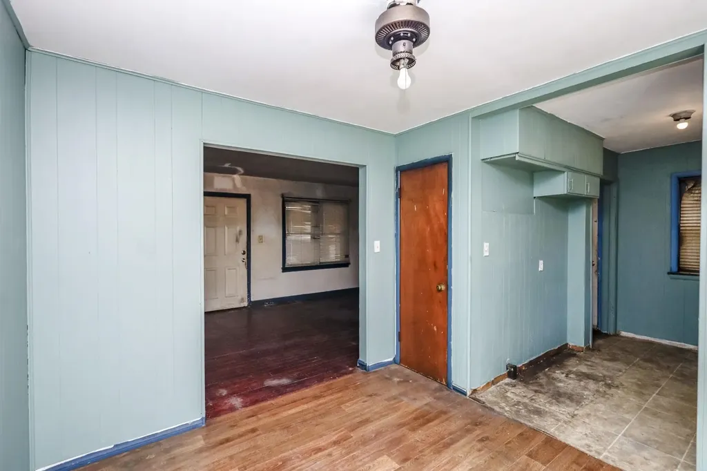 1301 N Dellrose Wichita KS 67208
