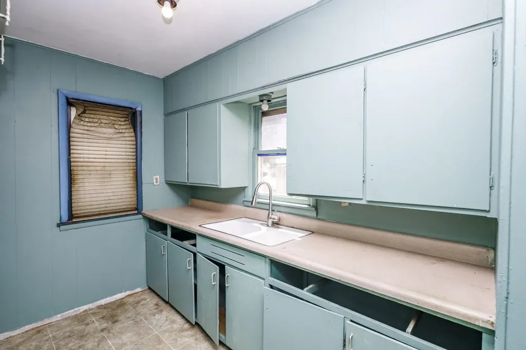 1301 N Dellrose Wichita KS 67208