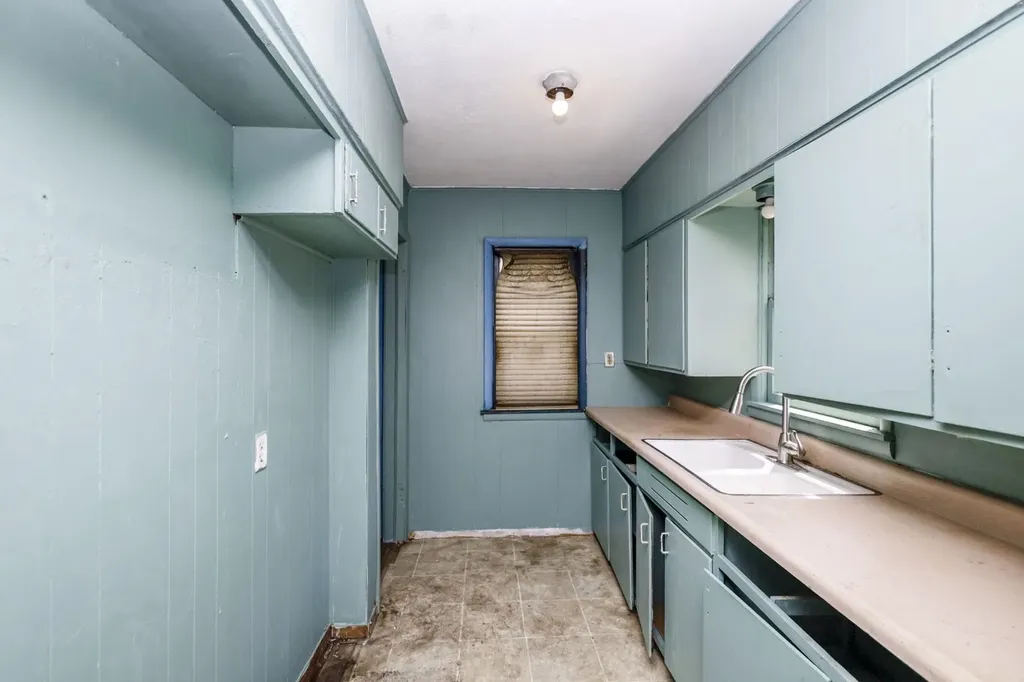 1301 N Dellrose Wichita KS 67208