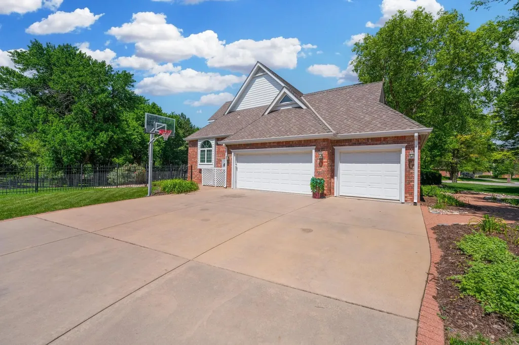 23 N Scottsdale Street Wichita KS 67230
