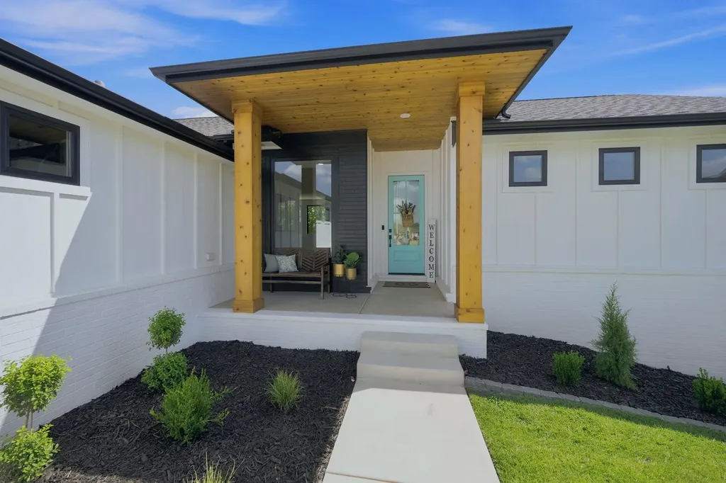 2501 N Emerald Court Andover KS 67002
