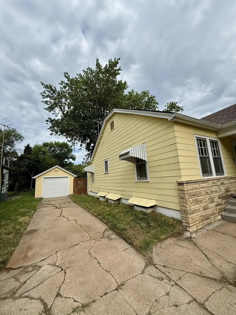1541 N Woodland Avenue Wichita KS 67203