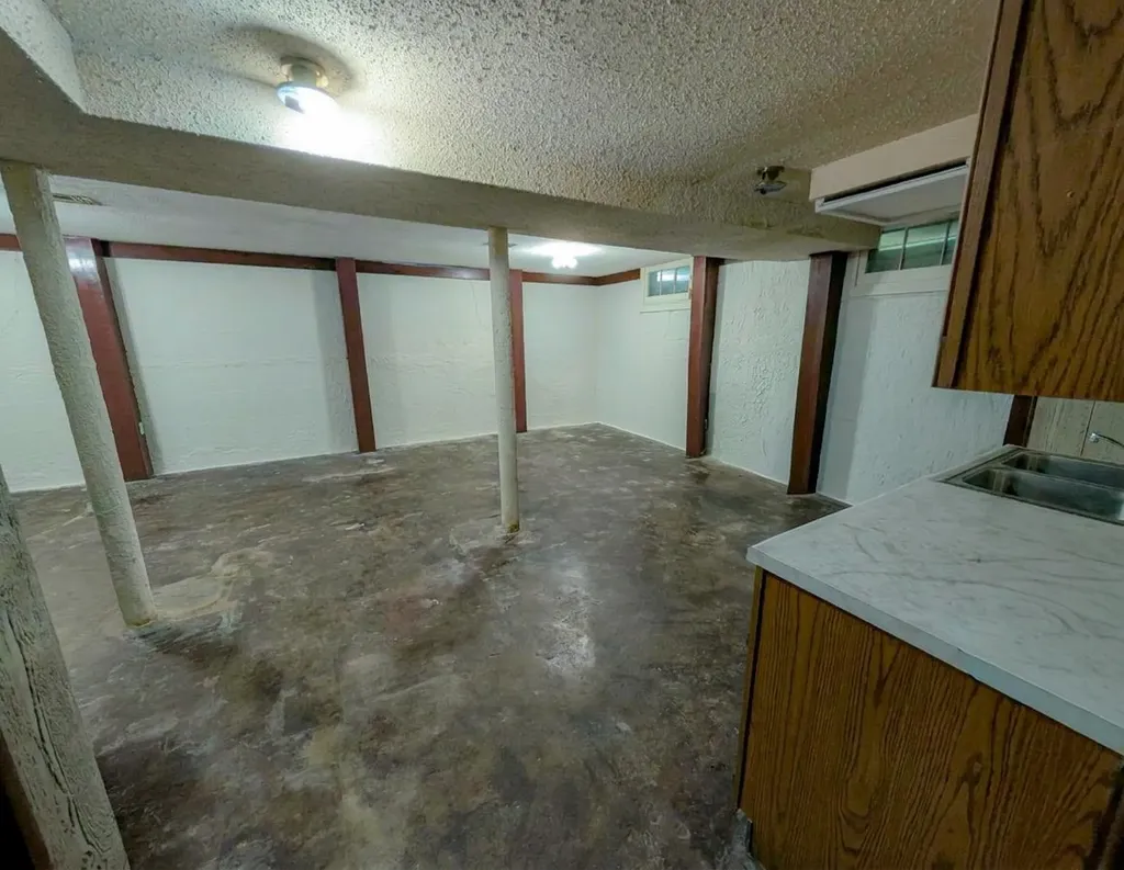 1541 N Woodland Avenue Wichita KS 67203