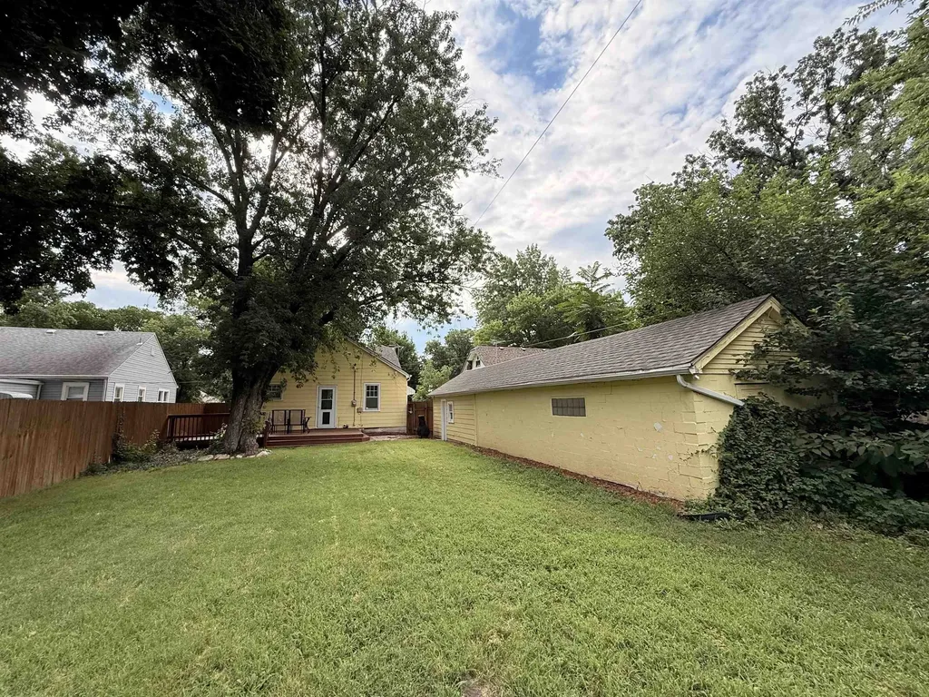 1541 N Woodland Avenue Wichita KS 67203