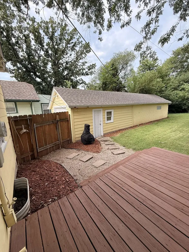 1541 N Woodland Avenue Wichita KS 67203