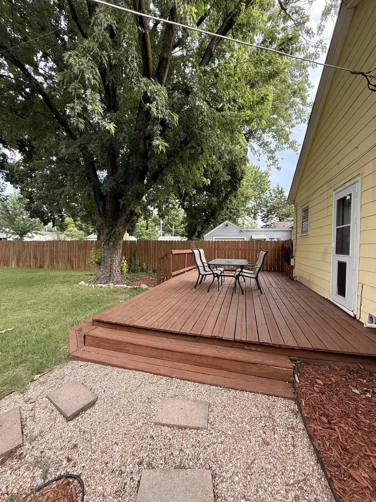 1541 N Woodland Avenue Wichita KS 67203