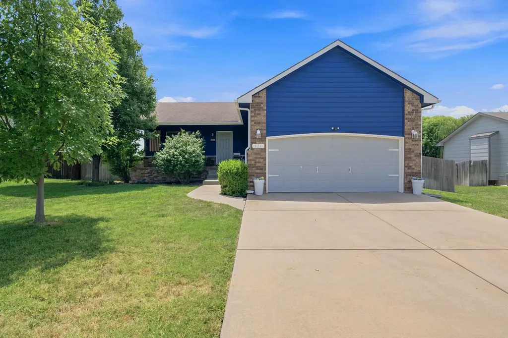 924 E Splitwood Way Street Derby KS 67037