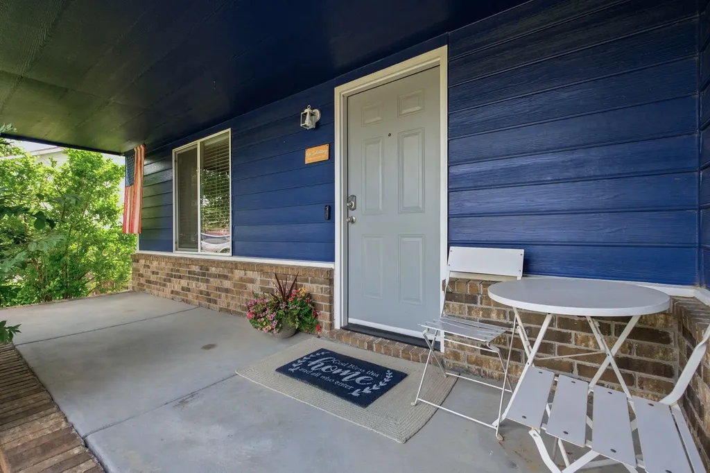 924 E Splitwood Way Street Derby KS 67037
