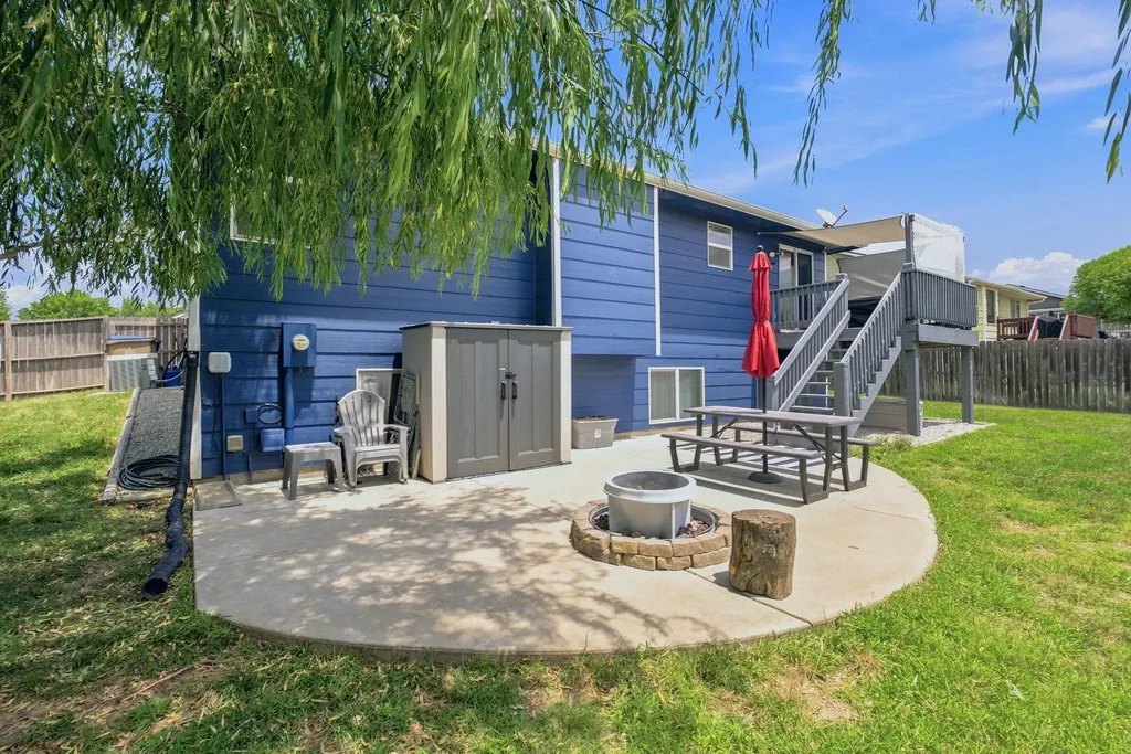 924 E Splitwood Way Street Derby KS 67037