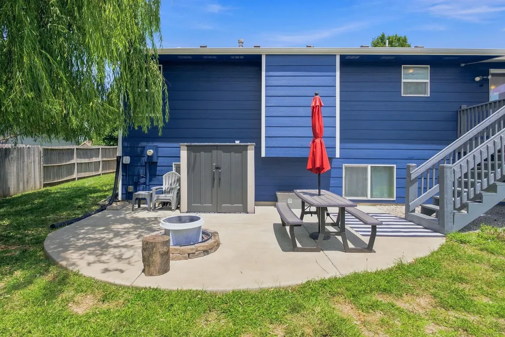 924 E Splitwood Way Street Derby KS 67037