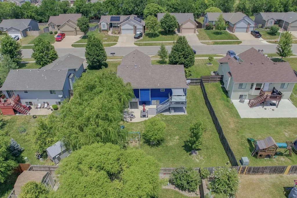 924 E Splitwood Way Street Derby KS 67037
