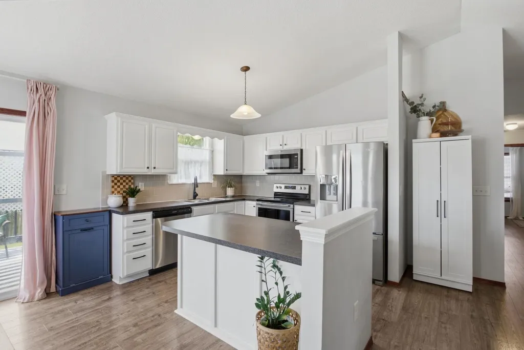 924 E Splitwood Way Street Derby KS 67037