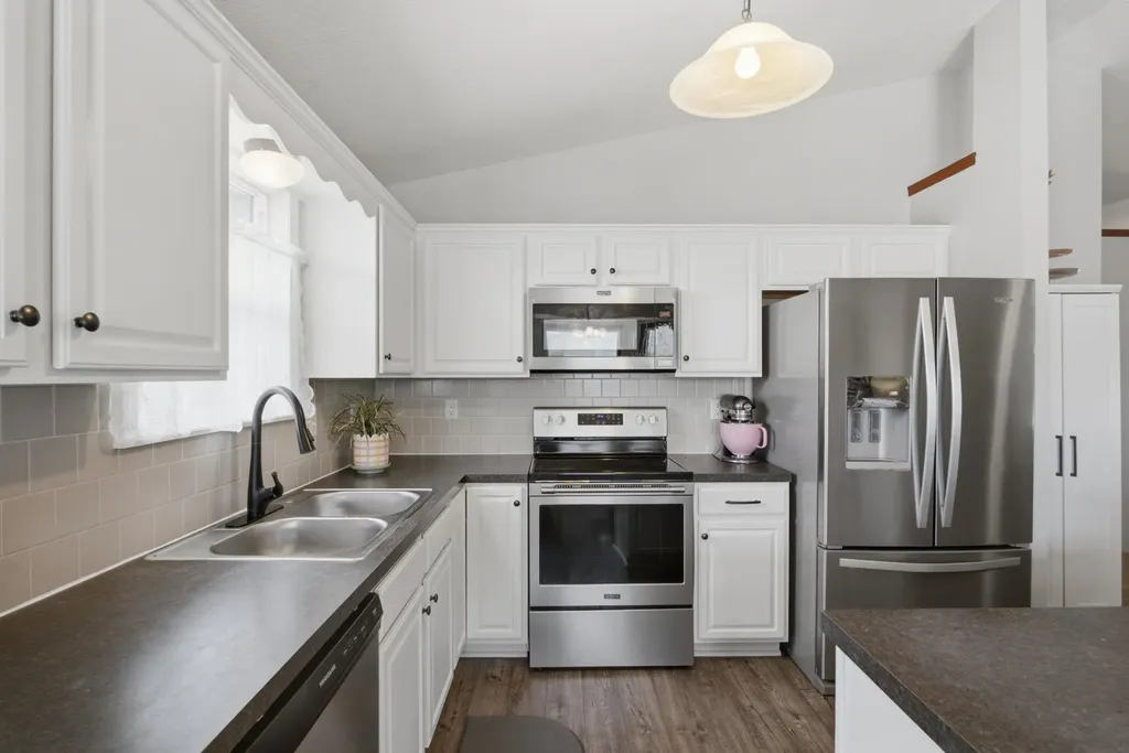 924 E Splitwood Way Street Derby KS 67037