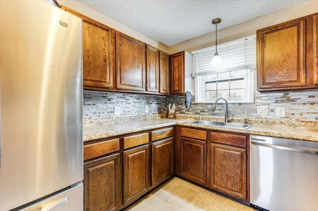 326 N Jane Street Haysville KS 67060-1341