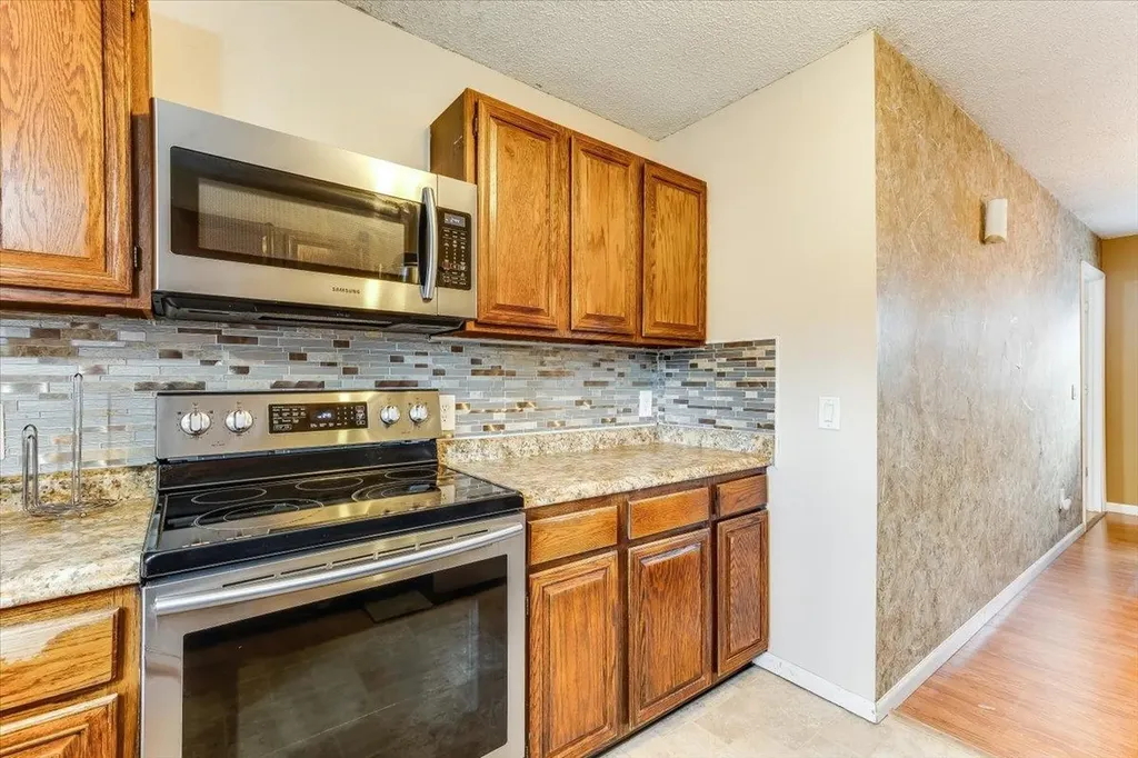 326 N Jane Street Haysville KS 67060-1341