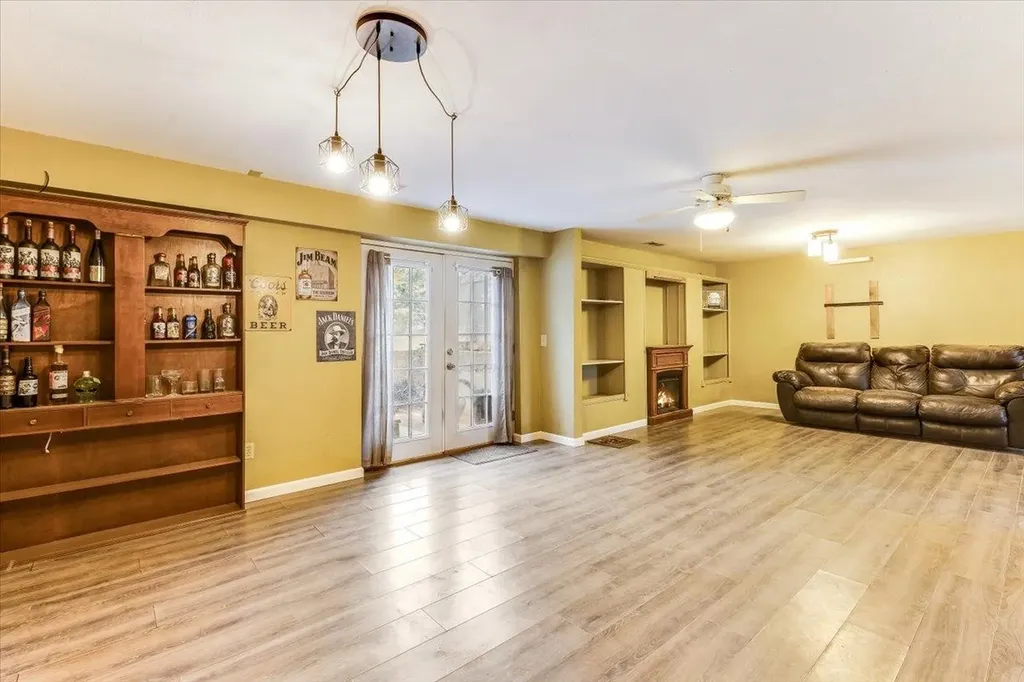 326 N Jane Street Haysville KS 67060-1341
