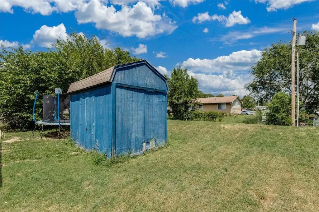 326 N Jane Street Haysville KS 67060-1341