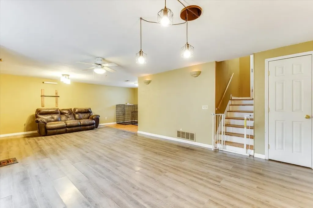 326 N Jane Street Haysville KS 67060-1341