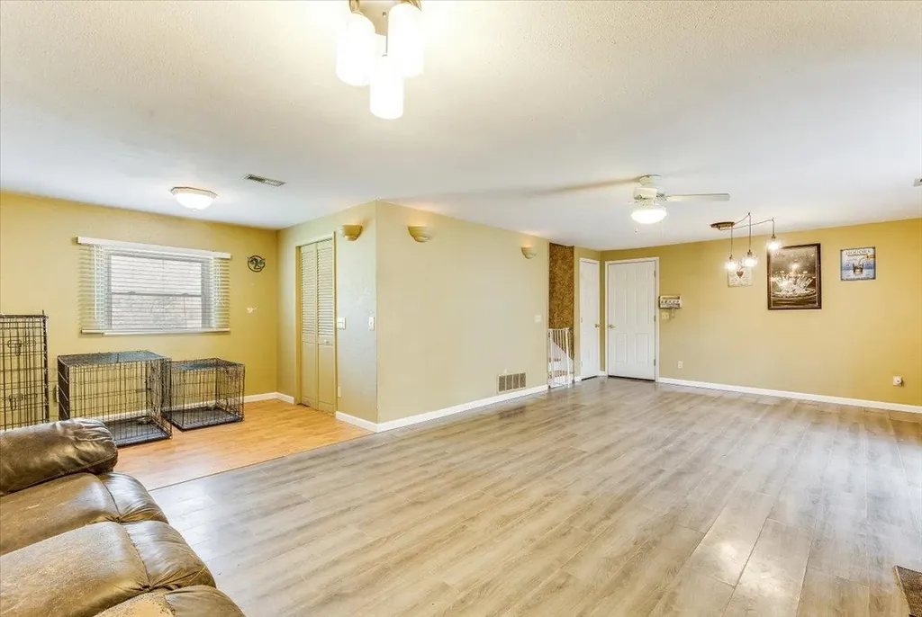 326 N Jane Street Haysville KS 67060-1341