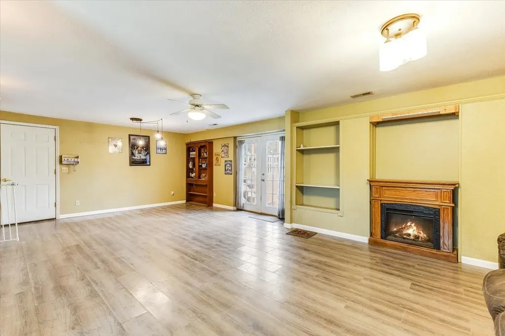 326 N Jane Street Haysville KS 67060-1341