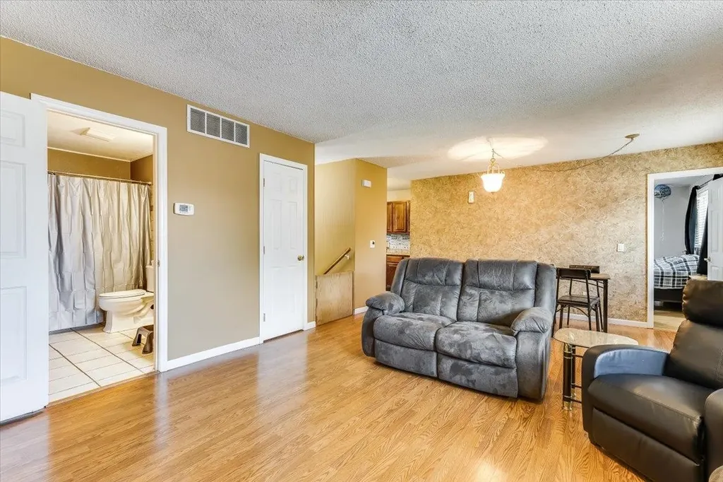 326 N Jane Street Haysville KS 67060-1341