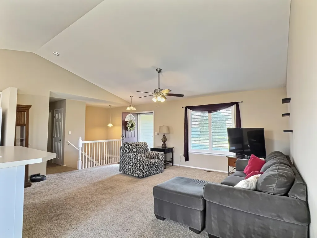 1422 E Prairie Hill Park City KS 67219